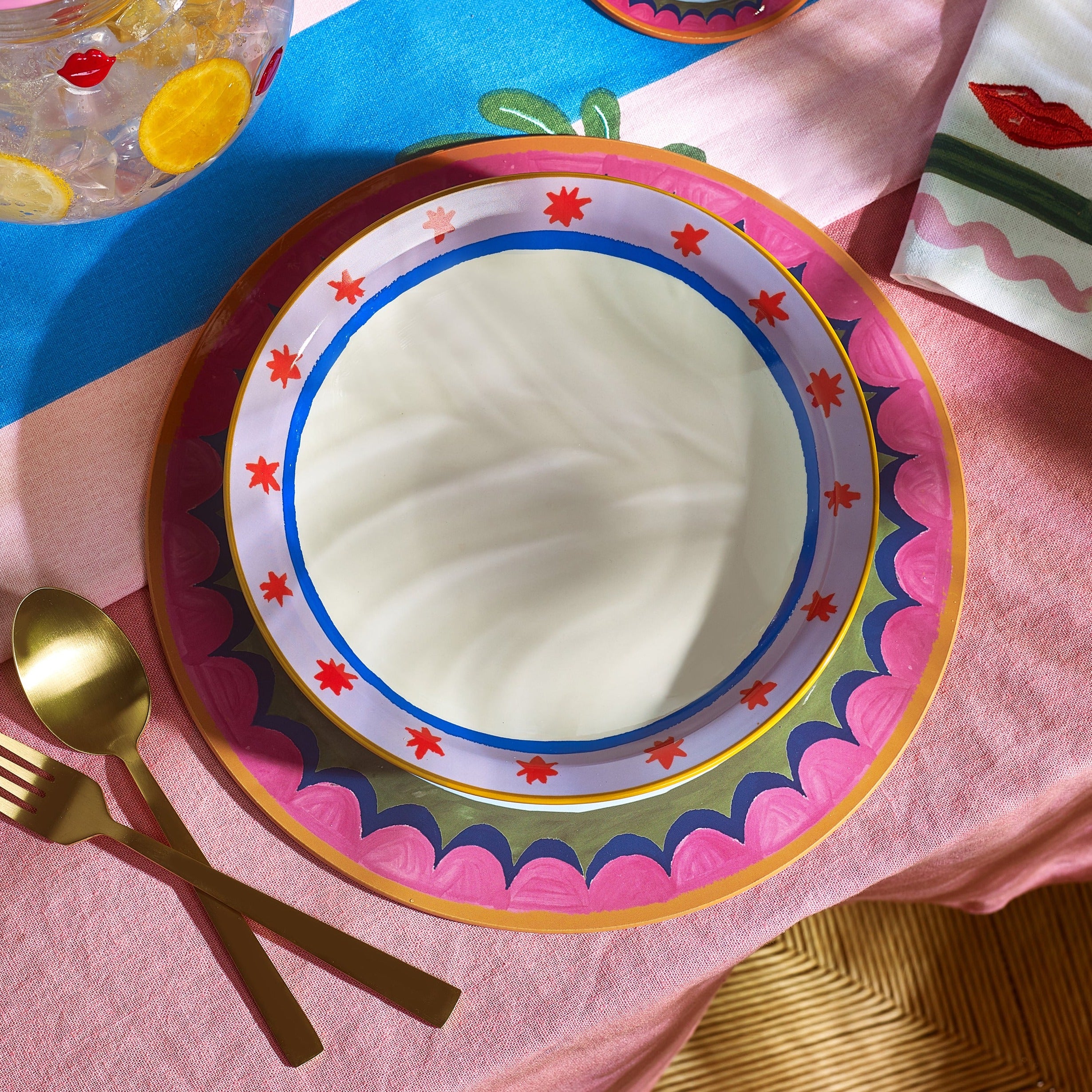 Electric Coast Red Star Pasta Bowl - Set of 4 - Image 2
