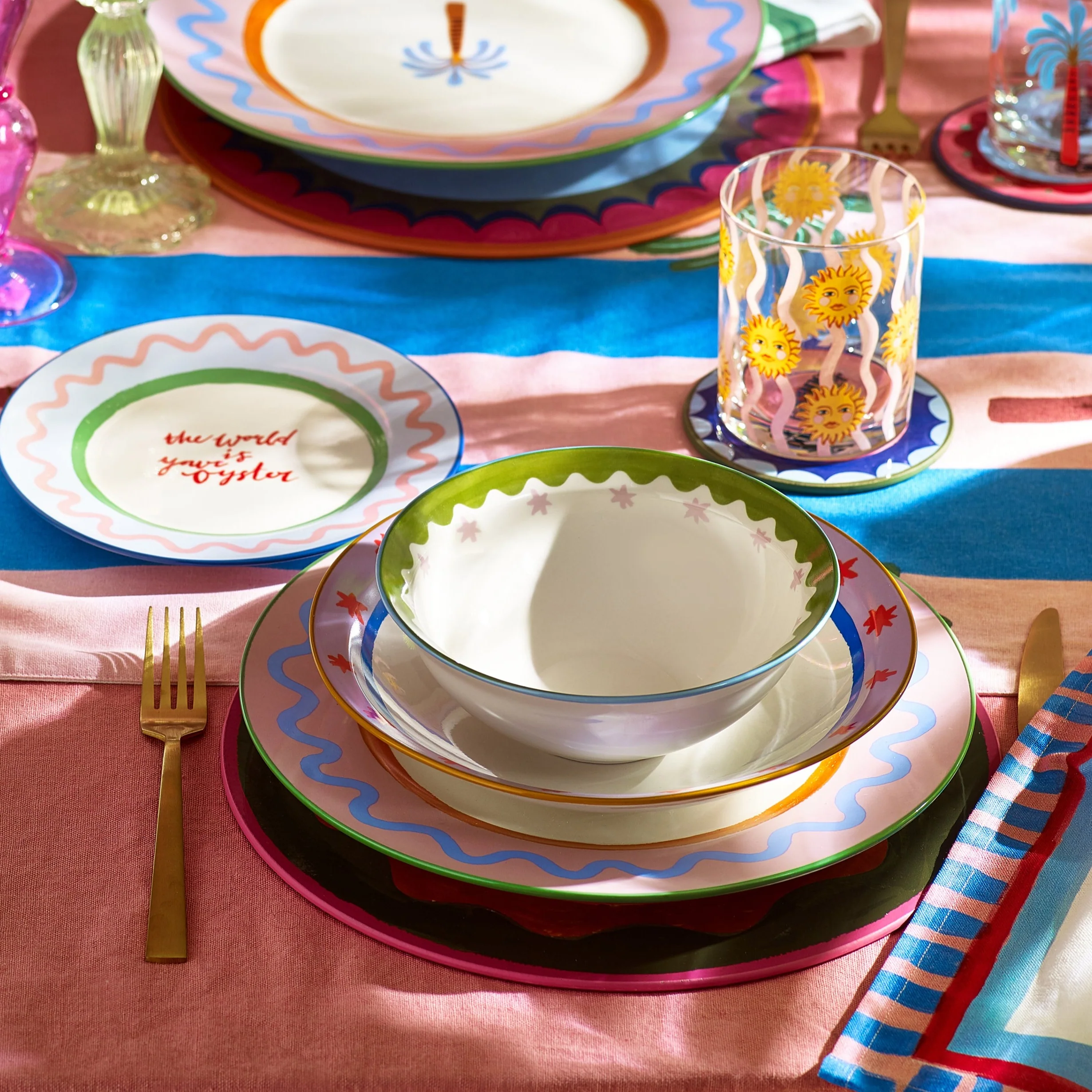 Electric Coast Red Star Pasta Bowl - Set of 4 - Image 3
