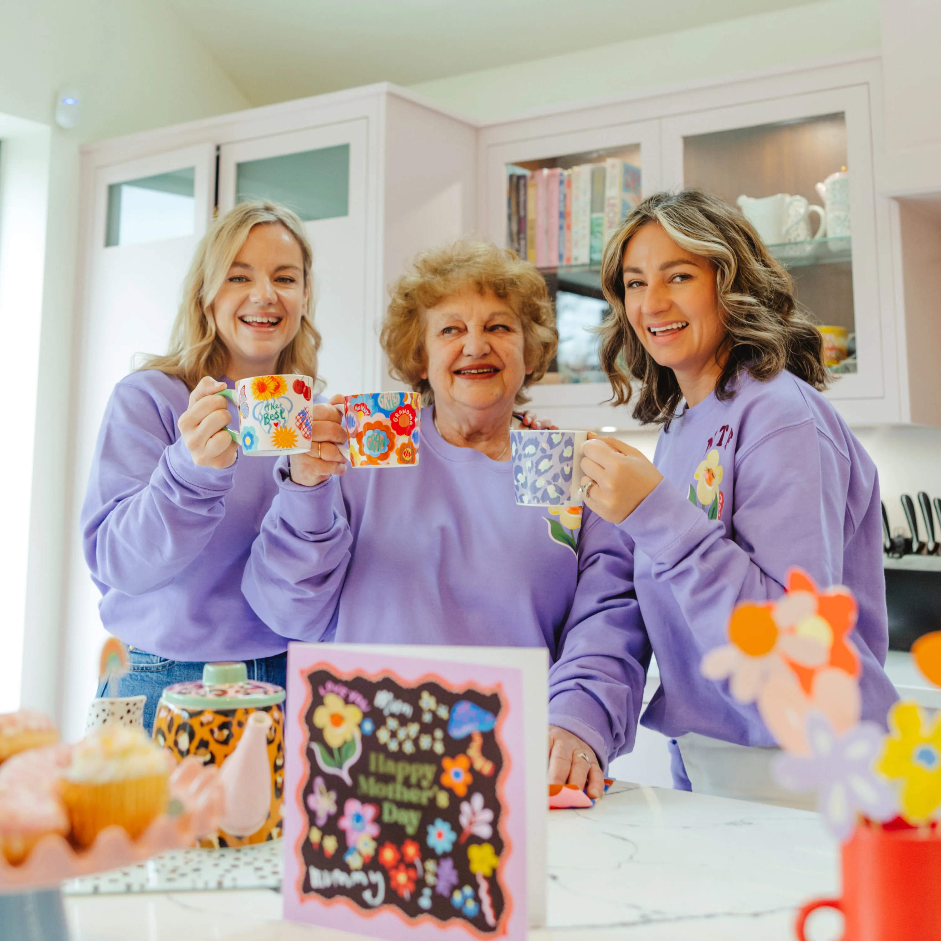 Granny Floral Mug - Image 4