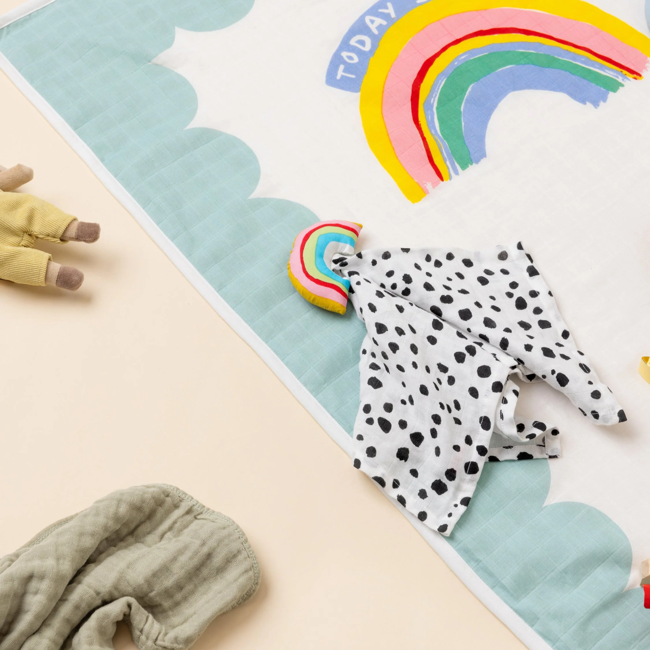 Baby Rainbow Muslin Comforter - Image 3
