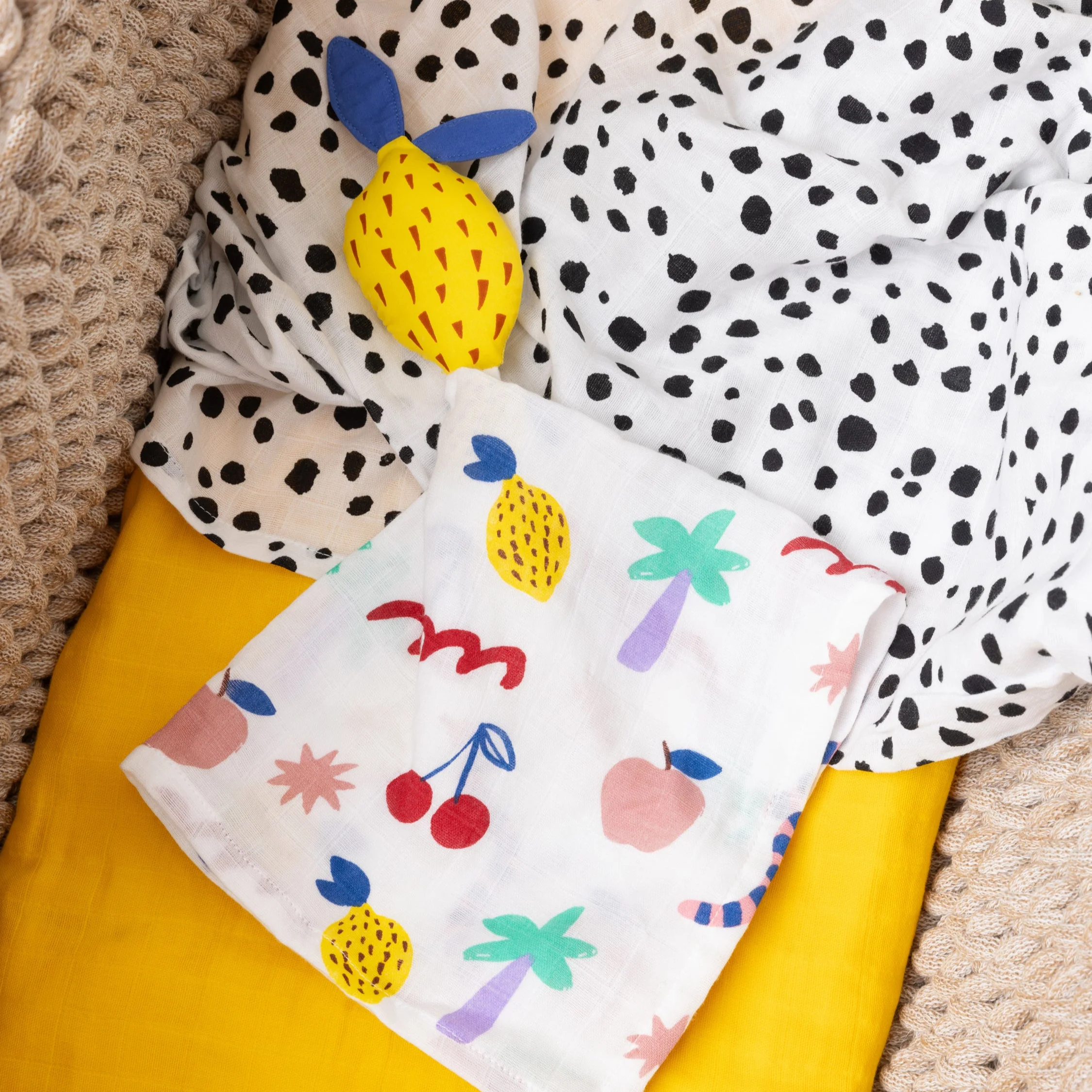 Baby Muslin Comforter Set - Image 2